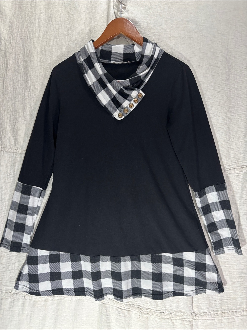 Black Plaid-Trim Long Sleeve Tunic Top